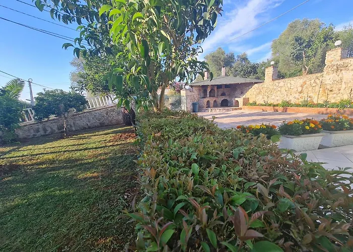 Semesterbostad Garden House