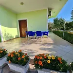 펜션 Garden House 사밀