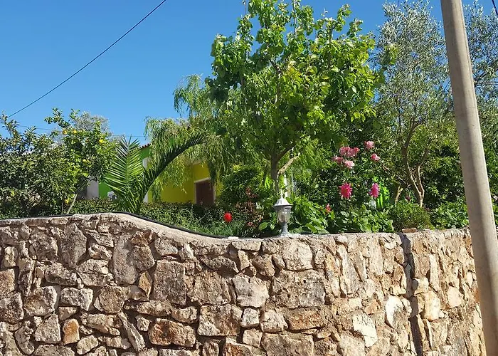 Garden House * Ksamil