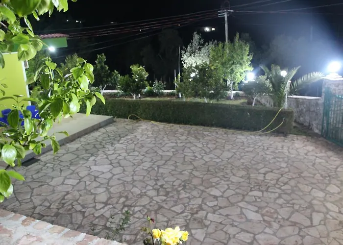 Garden House * Ksamil